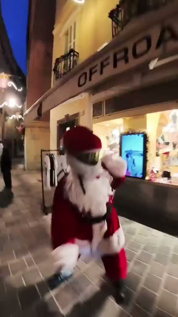 Video augurale di Mr. Wake, Babbo Natale OCM, davanti allo Store Offroad Club Monaco