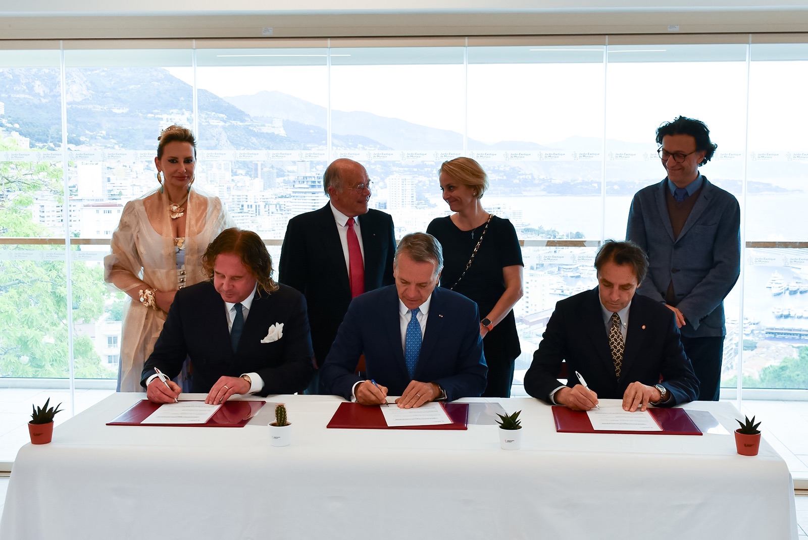 Firma trilaterale Jardin Exotique OCM Monaco